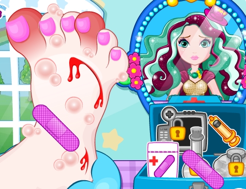 Play Madeline Hatter Foot Doctor Game