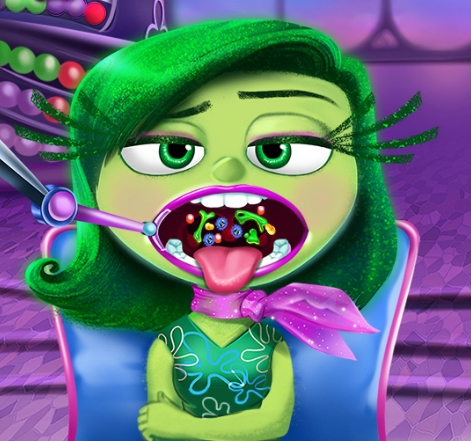 Play Disgust Throat Doctor Game