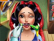 Play Snow White Real Dentist Game